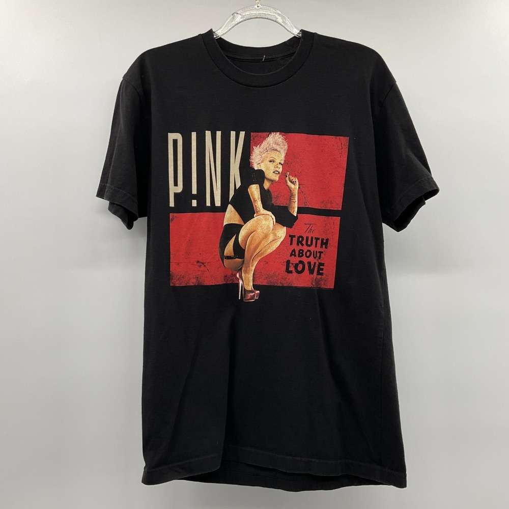 Pink T-Shirt Truth About Love Tour 2013 Black M Rock Grungecore Pop Band Tee